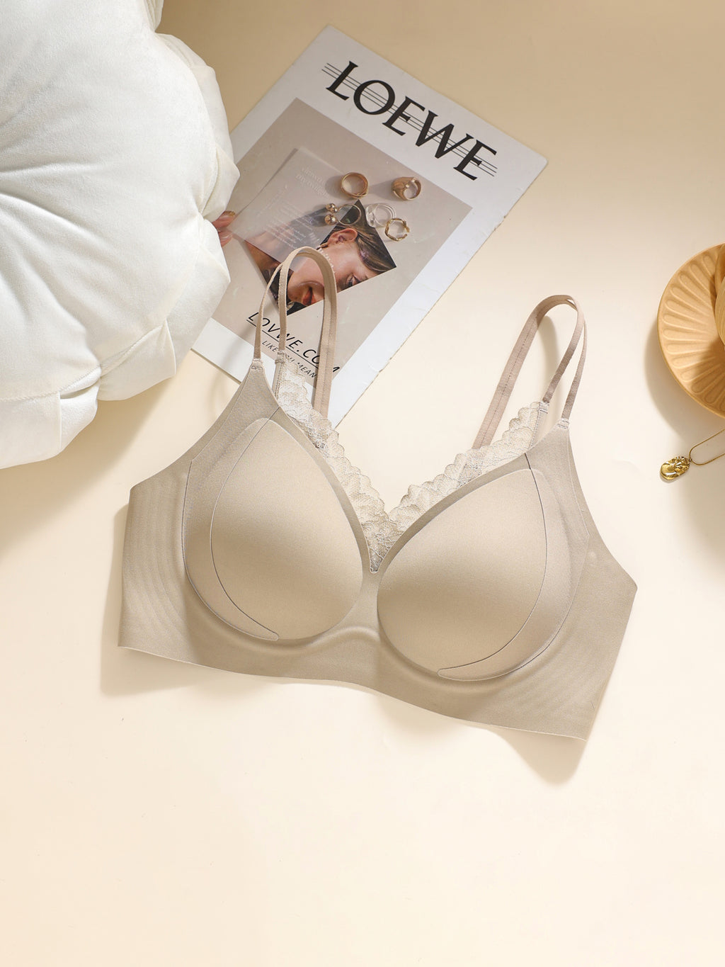 🌸 Double-strap bra design! Versatile for off-shoulder wear — the chic vibe is literally welded onto you～🌟