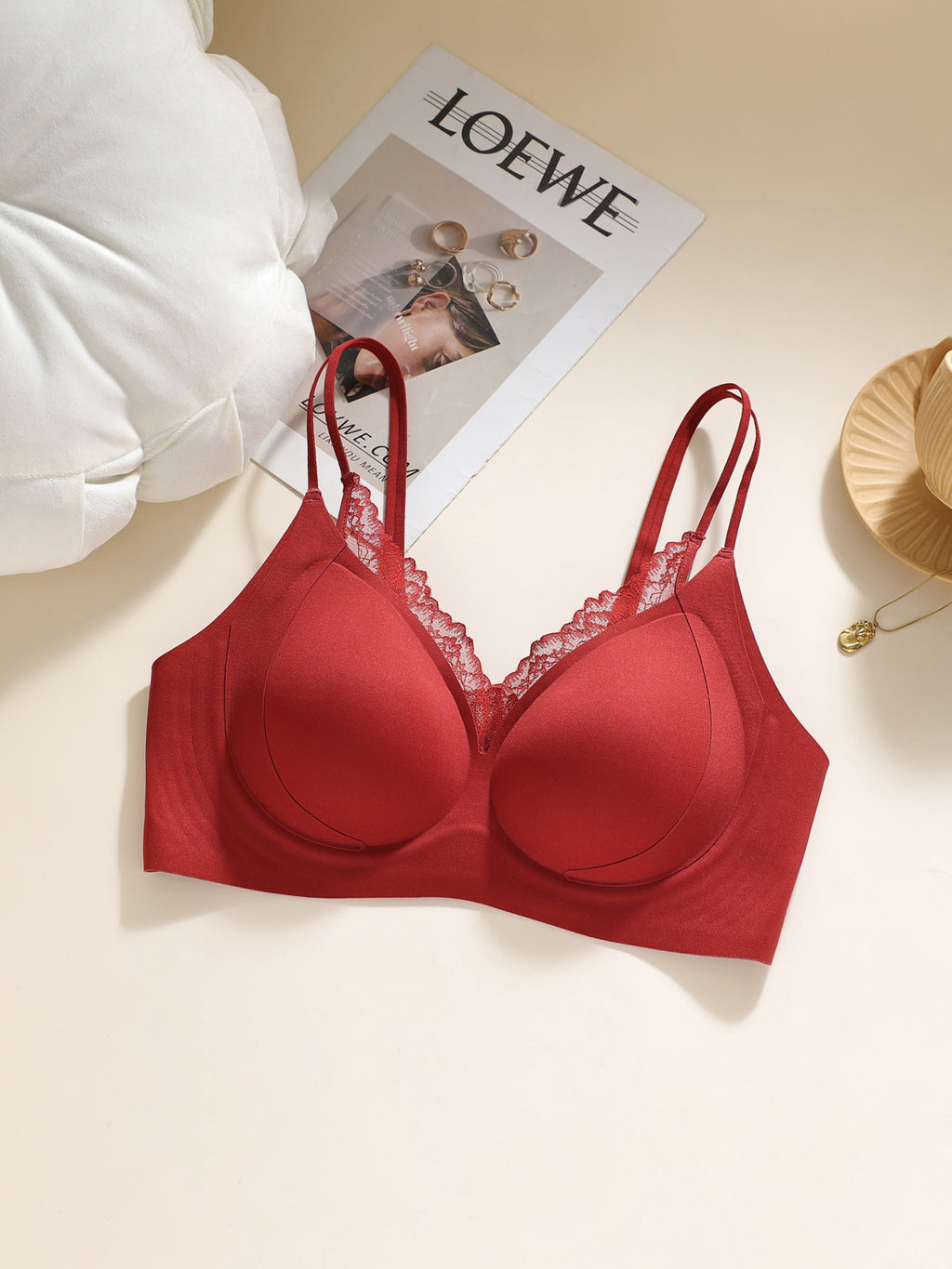 🌸 Double-strap bra design! Versatile for off-shoulder wear — the chic vibe is literally welded onto you～🌟
